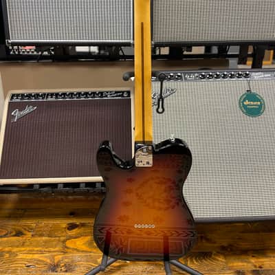 Fender American Professional II Telecaster with Rosewood Fretboard 3-Color Sunburst image 2