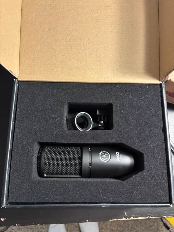 AKG P120 General-Purpose Medium Diaphragm Cardioid Condenser Microphone (W/SHOCK MOUNT) 2010s - Black image 1