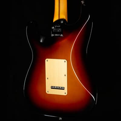 Fender American Ultra II Stratocaster Ebony Fingerboard Ultraburst (322) image 2
