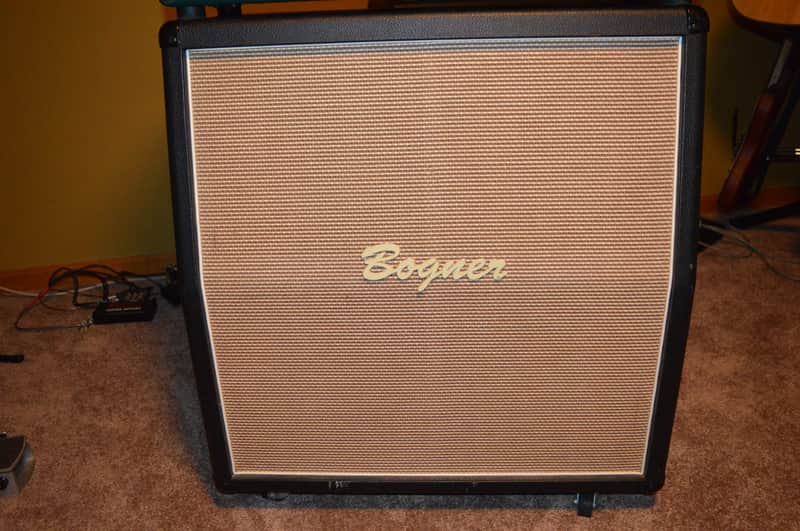 Bogner 412SL Slant Cabinet Black/Wheat image 1
