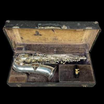 ELKHART 1920's Alto Saxophone , Frank Holton ,Vintage Made in U.S.A. w/ Case image 5