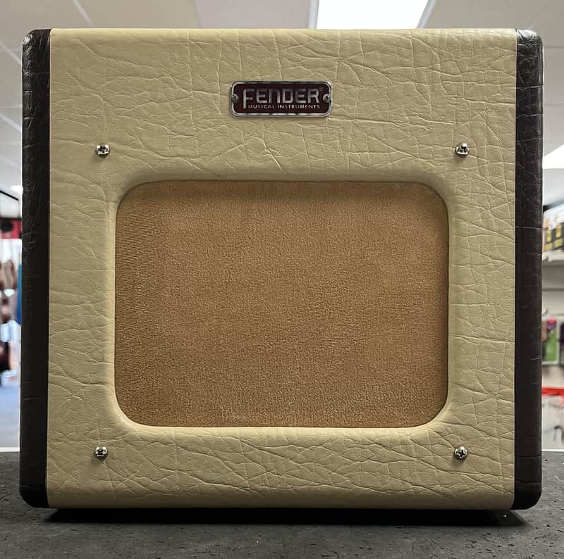 Fender Champion 600 Guitar Combo Amp Reissue image 1