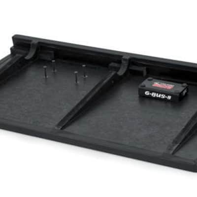 Gator 30" X 16" Wood Pedal Board w/ Black Nylon Carry Bag; Includes G-Bus-8 Power Supply W/ (8) 9V & (3) 18V Outputs GPT-PRO-PWR image 5