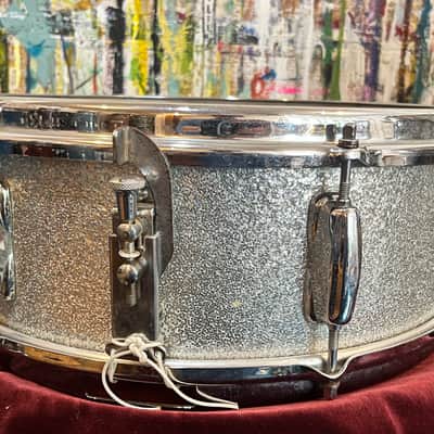Slingerland Deluxe Student Model 6-lug snare 1966 - Silver sparkle image 2