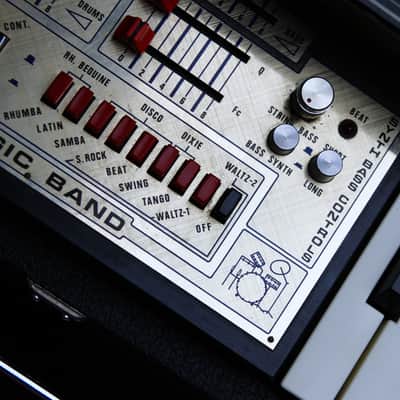 (Video) *Serviced* c.1970s Welson Meteor Super Rare Vintage Italian Combo Organ w/ Roland Style Magic Band Rhythm Drum Machine Section, Lid & Case | Italian Synthesiser Analog Synth Organ Double Manual Bass Made in Italy image 5
