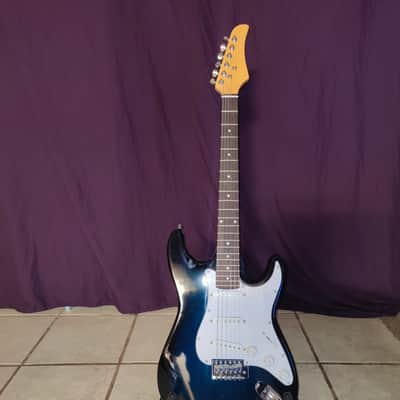 Unbranded beautiful Strat style electric guitar in stunning Blue black image 3