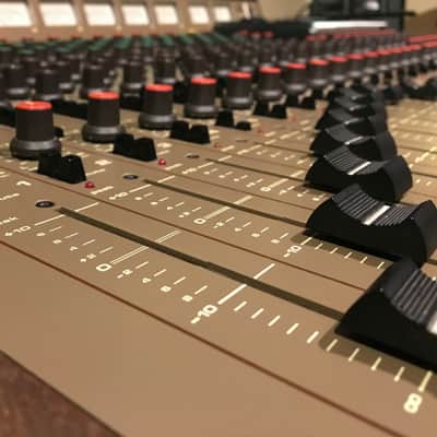 The Big Brown Analogue Sound - vintage Allen & Heath System 8 Mk1 16:8:2 analogue mixing desk! image 14