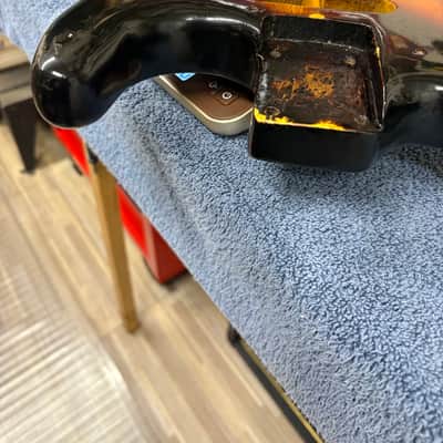 Fender stratocaster 1961 - 3 tone sunburst image 6