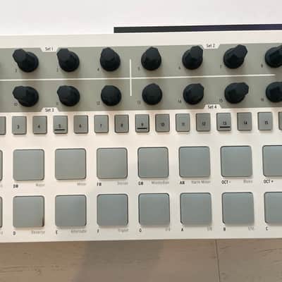 Arturia BeatStep Pro MIDI Controller 2017 - Present - White Bild 2