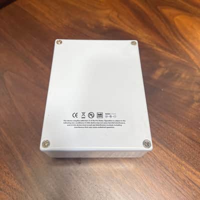Wampler Latitude Deluxe Tremolo 2014 - White V1 image 5