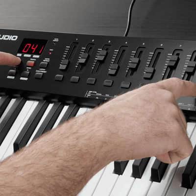 M-Audio OXYGEN 49V Clavier maître USB-Midi 49 notes 8 pads/pots/faders image 8