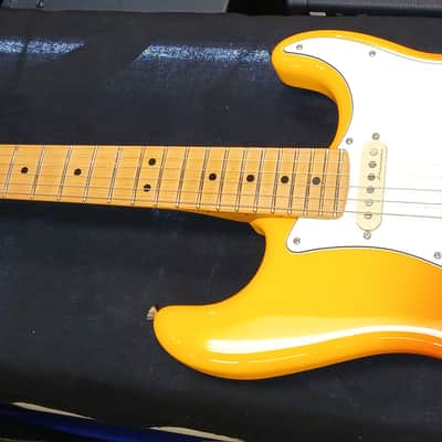 Fender Player Plus Stratocaster with Maple Fretboard 2021 - Present - Tequila Sunrise image 2
