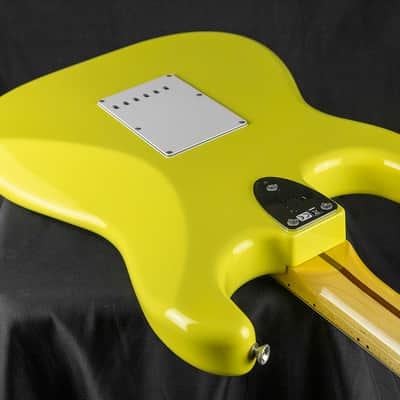 Fender MIJ Limited International Color Stratocaster 2022 - Monaco Yellow image 12