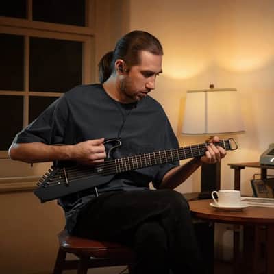 Donner HUSH™ I Acoustic-Electric Travel Guitar - Black image 8