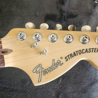 Fender Performer 2024 - Spruce - Honey Burst image 4