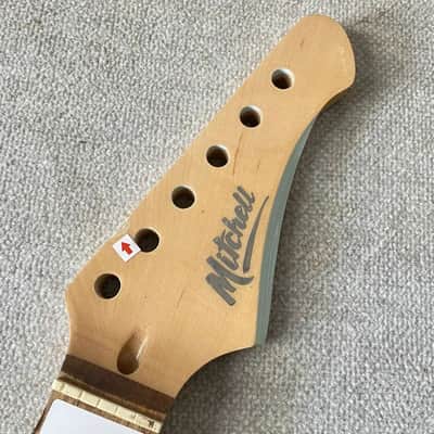 Mitchell Short Scale Mini Guitar Maple Neck, Rosewood 22 Frets Fingerboard image 3