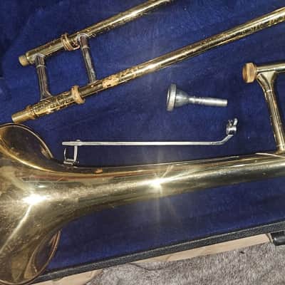 Holton TR602R Brass Trombone, Japan, case & mouthpiece, Very Good Condition image 7