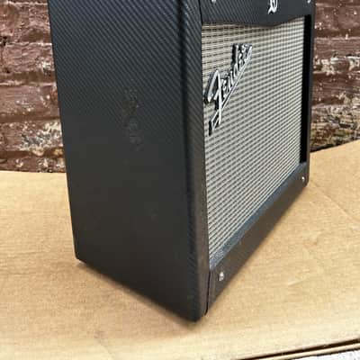 Fender Mustang I Combo Modeling Amp image 2