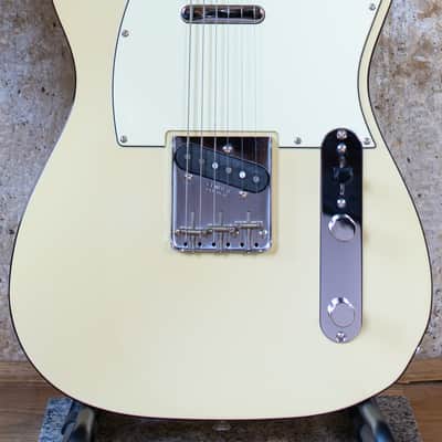 2015 Fender Japan Limited Edition Telecaster 62 Vintage Reissue White with black double binding - MIJ - MINT image 2