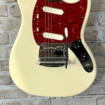 Fender Reissue ‘69 Mustang Japan 1995 - Vintage White image 2