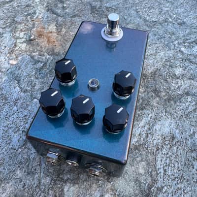 Scarab Deluxe Fuzz Clone image 3