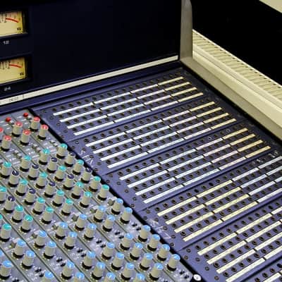 DDA DMR12 44 Input Analogue Console image 9