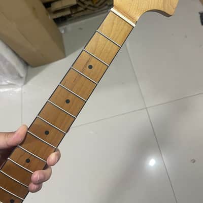 Large headstock 24 inch 22 frets Roasted Maple guitar neck 24inch hole 10mm Satin for JAGUAR body black binding image 3