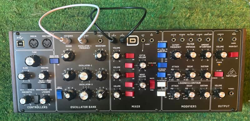 Behringer Model D Analog Synthesizer 2018 - Present - Black image 1