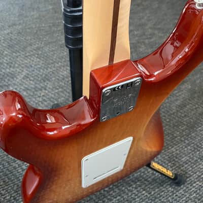 Fender Stratocaster 2017 - Honey Burst image 16