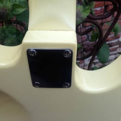 Larrivee LEFTY Electric 80s White Active Bass Guitar image 10