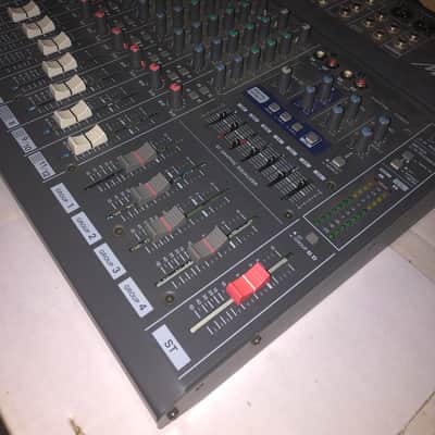 Yamaha MX12/4 mixing console 2006 - Grey image 6
