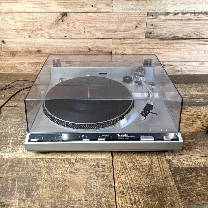 Technics SL 235 Changer / stacker Turntable For Local Pick Up in Milwaukee, WI image 1