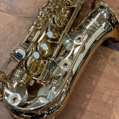 Yamaha YAS-32 Alto Saxophone inc Case - Gold image 3