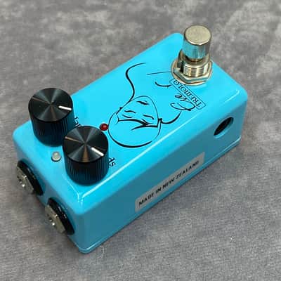 Red Witch Seven Sisters Eve Tremolo 2010s - Blue image 3