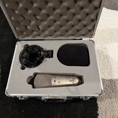 Behringer B-1 — Condenser Microphone + Case + Shock Mount + Windscreen