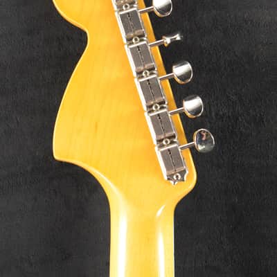 Mint Fender American Vintage II 1966 Jazzmaster Rosewood Fingerboard 3-Color Sunburst image 9