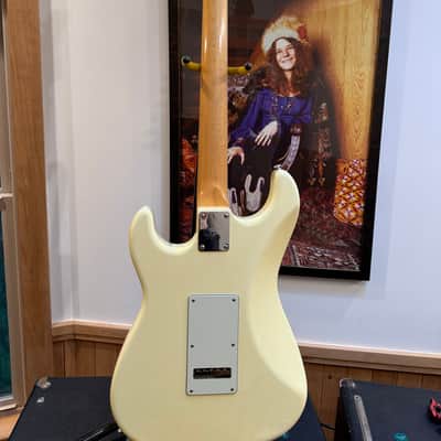 2025 G&L USA Custom Shop Icon Inspired Jimi Hendrix Legacy in Vintage White light Relic, reverse headstock, SSL2 pickups with Custom Shop Deluxe Gig Big! image 14