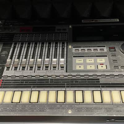 Roland MC-808