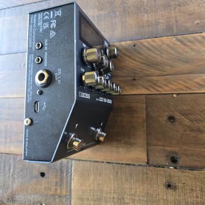 Boss IR-200 Amp and IR Cabinet 2021 - Present - Silver image 6