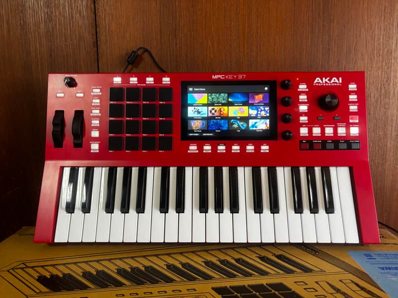 Akai Professional MPC Key 37 Standalone MPC Production Keyboard w/ box image 1