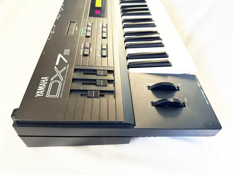 YAMAHA DX-7s MKII Vintage FM Synthesizer Made in Japan-1987 Good