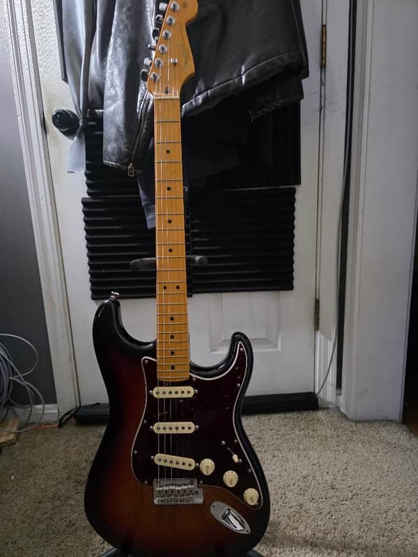 Fender American Professional II Stratocaster with Maple Fretboard 2020 - Present - 3-Color Sunburst image 1