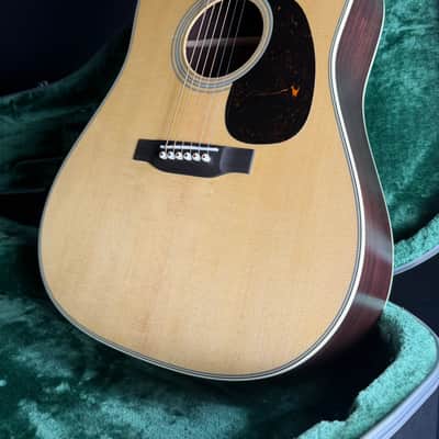 Martin D-28 Standard w/Hardshell Case - Satin Natural image 1