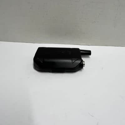 Shure GLXD1 Z2 Bodypack Transmitter with Brand New 1900mAh SB902 Battery for GLX GLXD16 D6 GLXD6 GLXD4 GLXD14 GLXD14R Wireless Systems Guitar/Bass Instrument GLXD GLXD1=-Z2 image 3