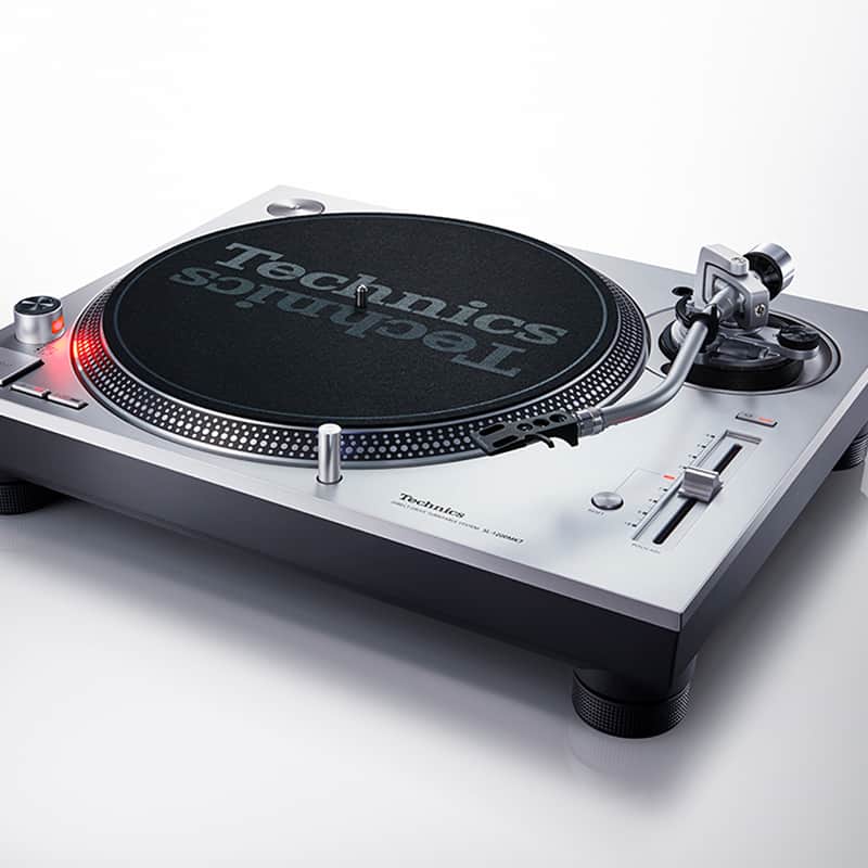 Technics SL1200 mk7 Silver