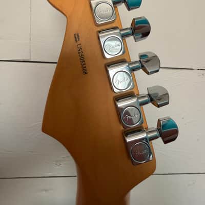 Fender American Professional II Stratocaster with Rosewood Fretboard 2020 - Present - 3-Color Sunburst image 9