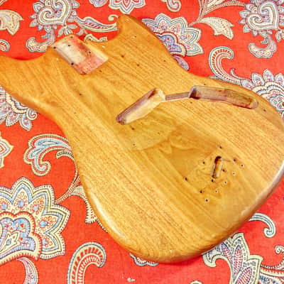 VINTAGE 1971 FENDER MUSICMASTER BASS BODY - STRIPPED image 5