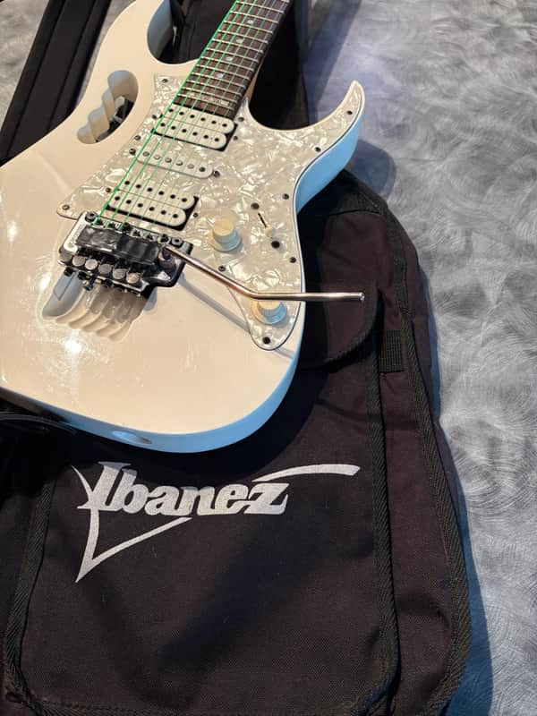 Ibanez JEMJR-WH Steve Vai Signature with Rosewood Fretboard 2015 - 2017 - White image 1
