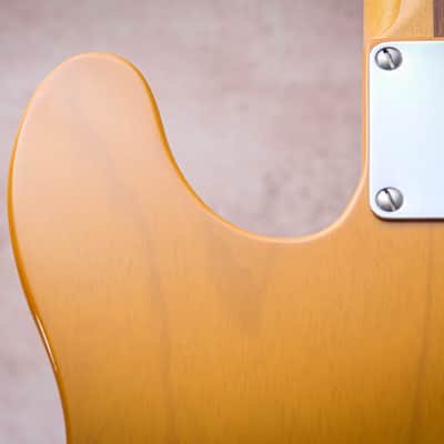FENDER USA American Vintage '52 Reissue Telecaster "Butterscotch Blonde + Maple" (2011) image 18