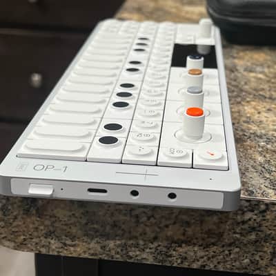 Teenage Engineering OP-1 Field Portable Synthesizer Workstation 2022 - Present - White image 5